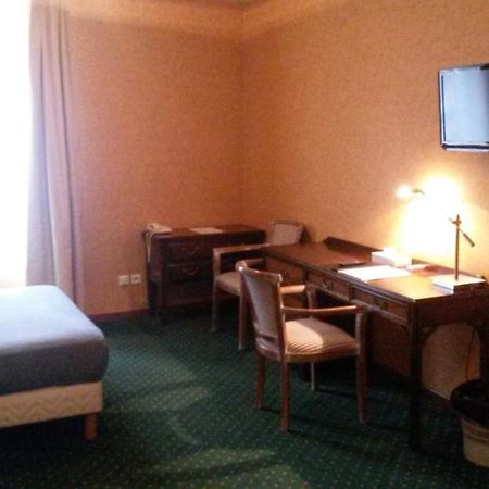 Hotel De La Cloche 돌 외부 사진
