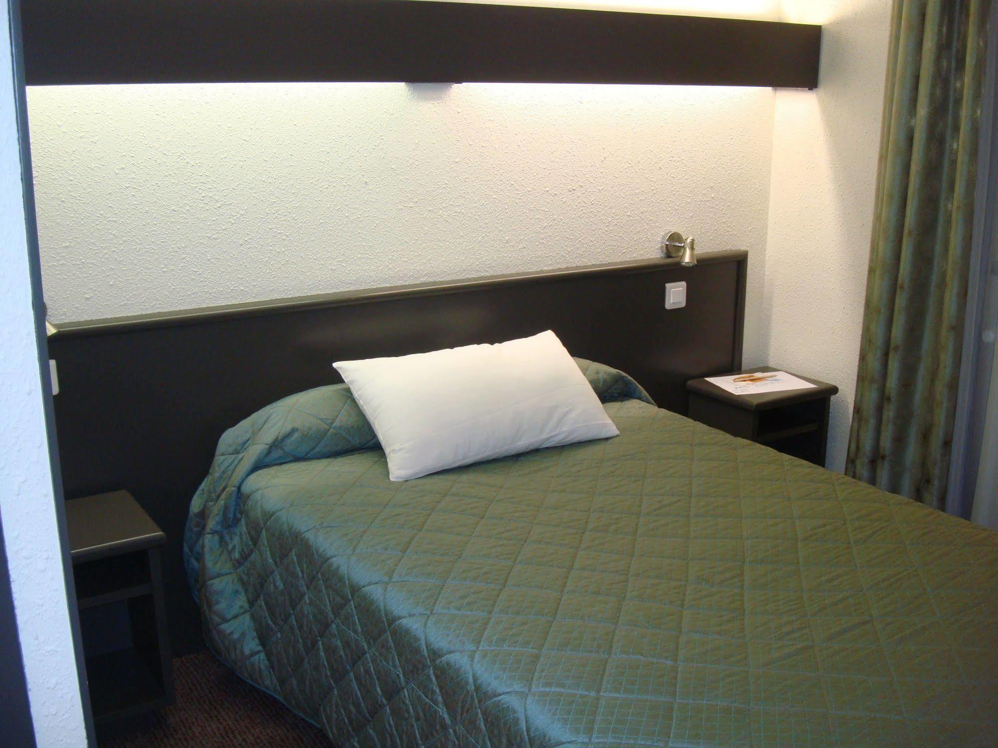 Hotel De La Cloche 돌 외부 사진