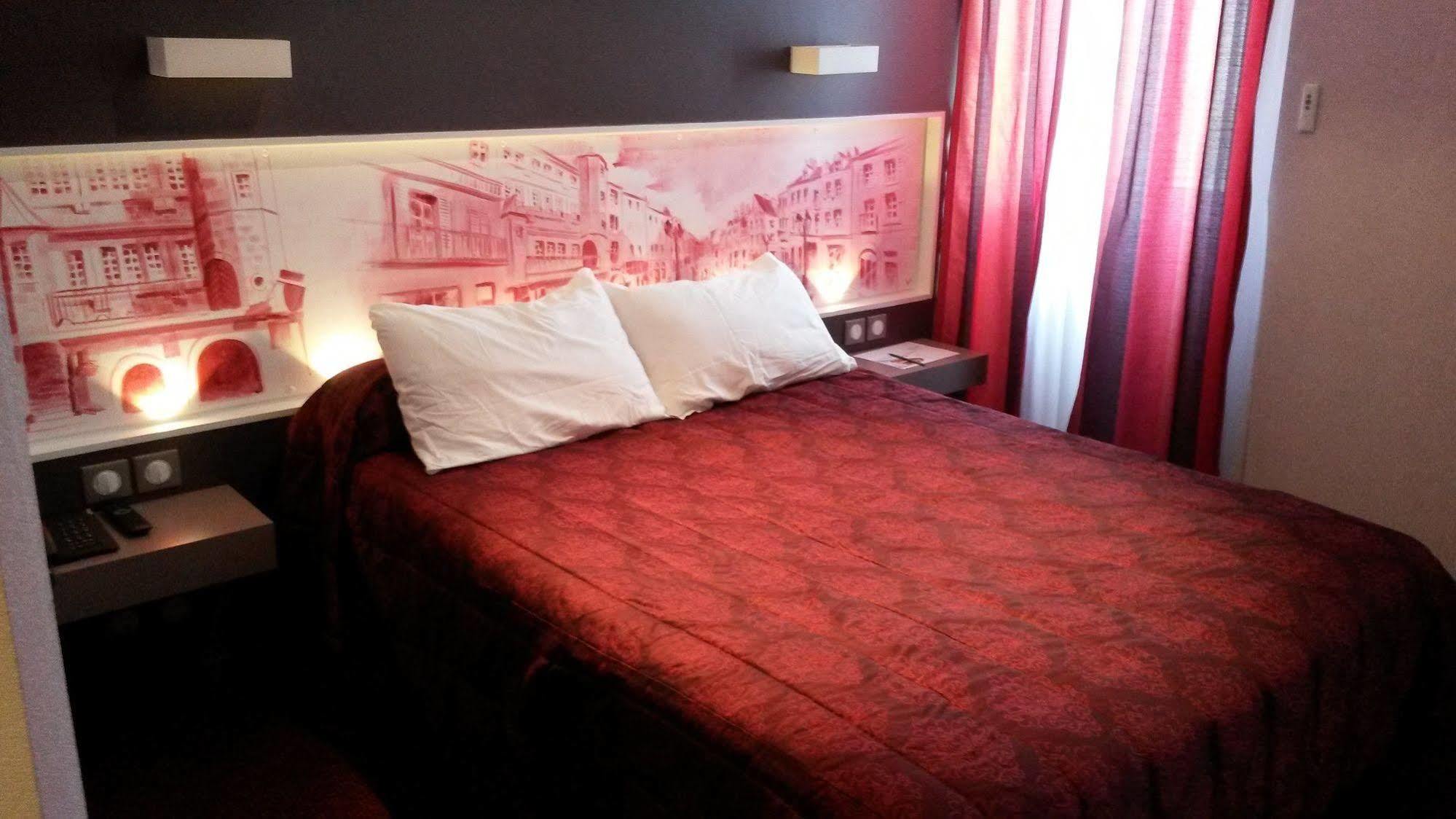 Hotel De La Cloche 돌 외부 사진