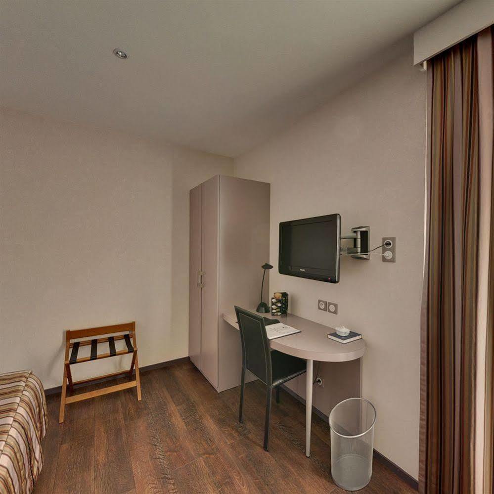 Hotel De La Cloche 돌 외부 사진